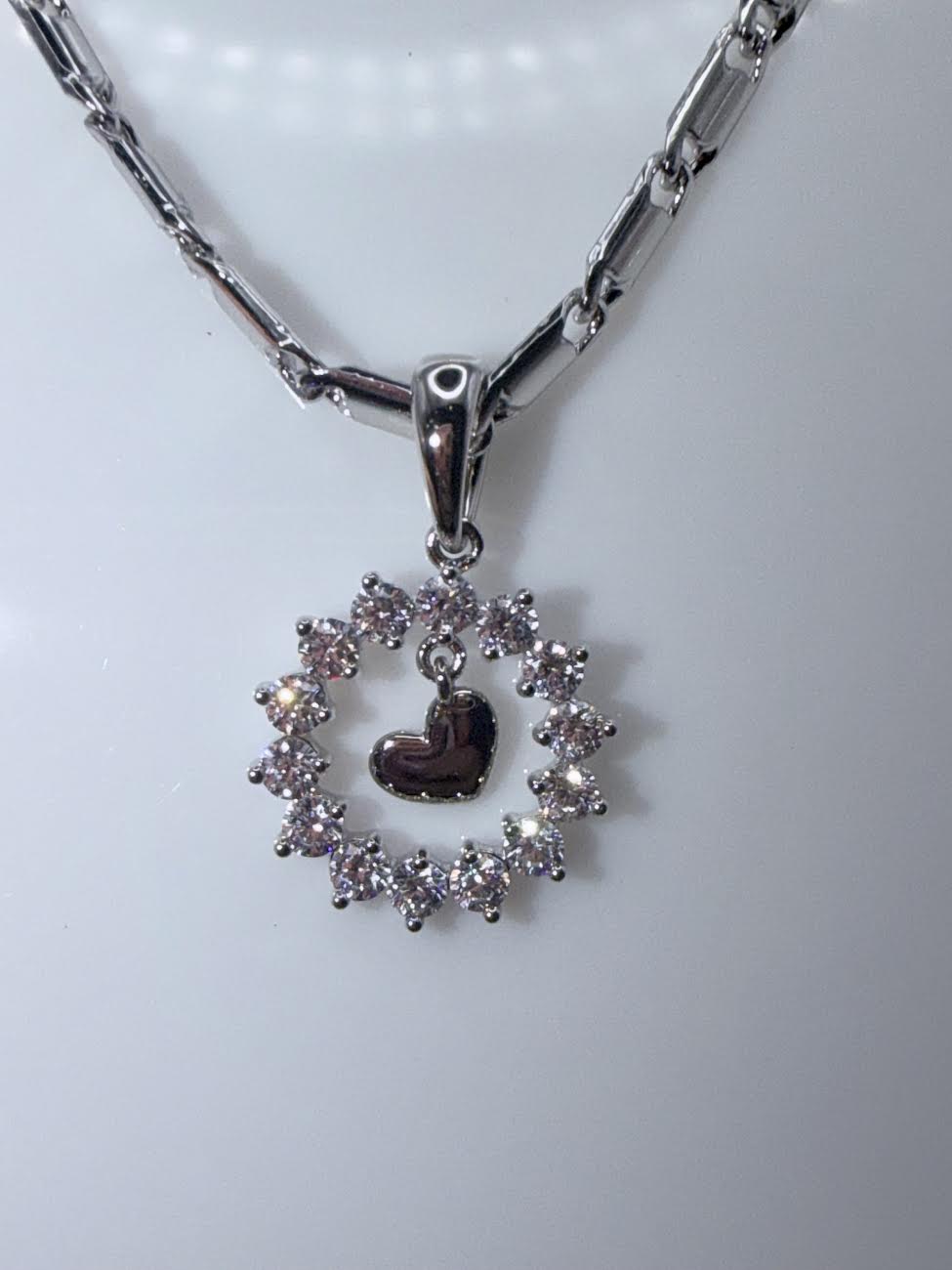 White gold laminate circular set