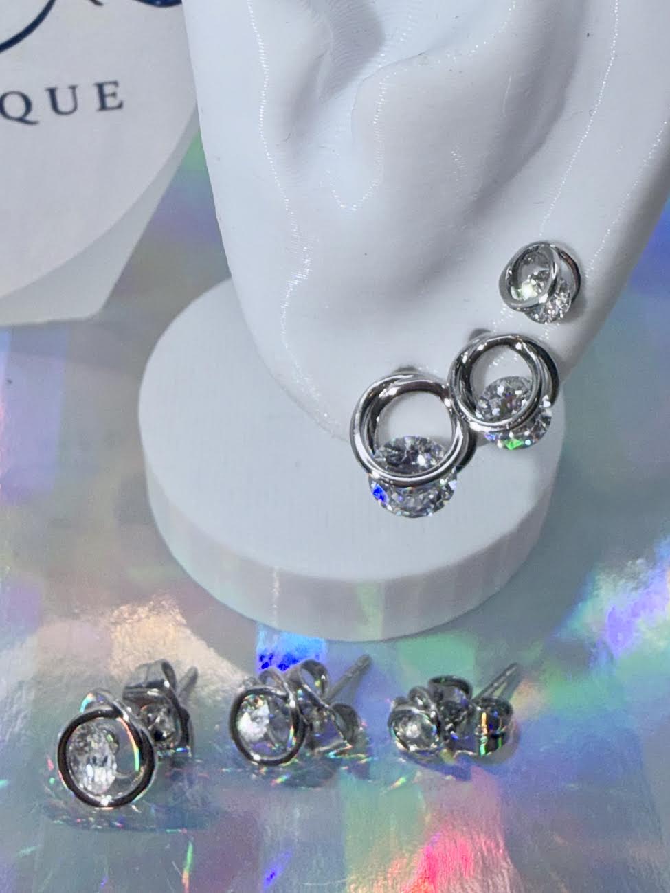 White gold laminated studs earrings