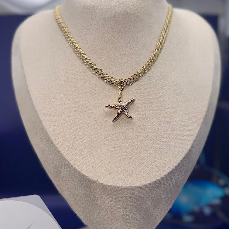 Gold Star Gold necklace