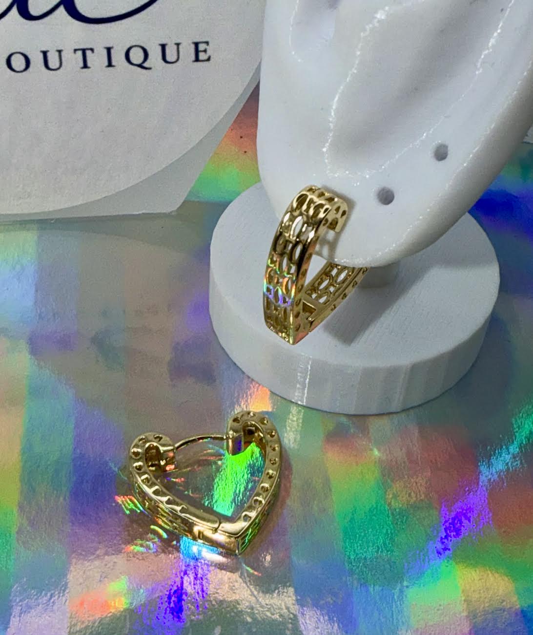 Heart medium hoops earrings gold