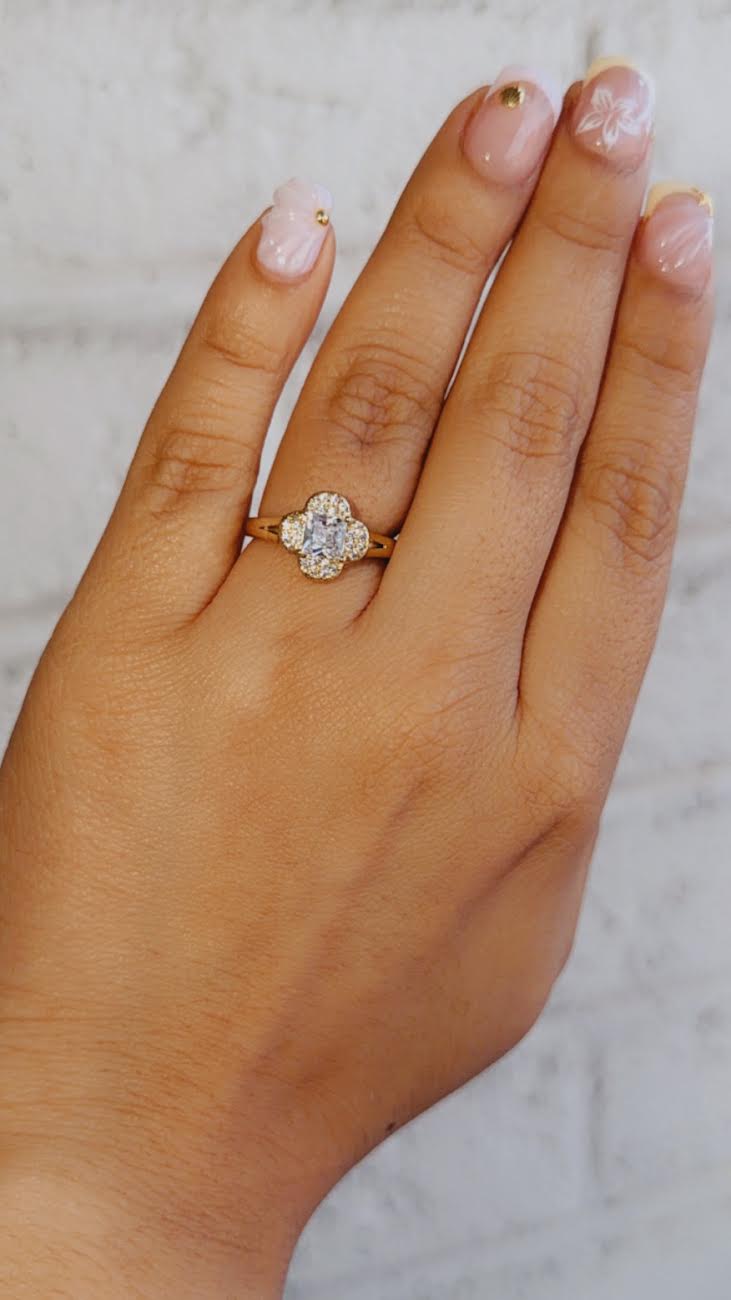 Clover-motifs Ring