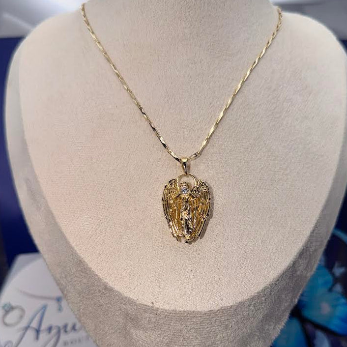 Angel pendant necklace