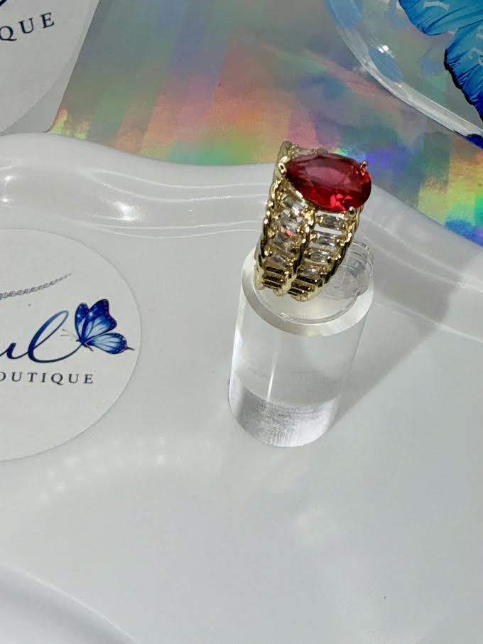 Red gemstone pear shape ring