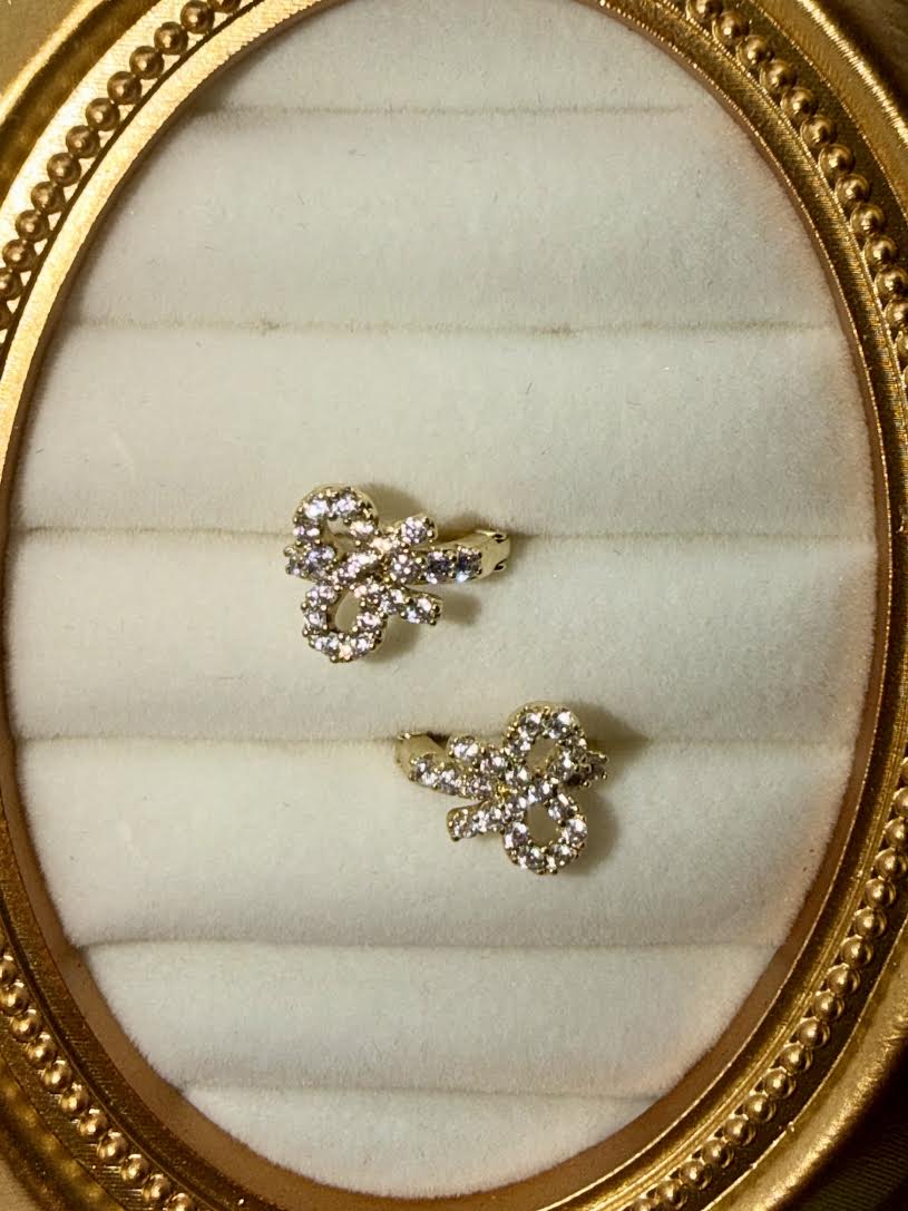 Bow earrings