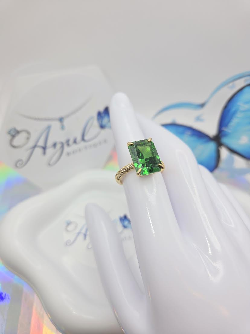 Emerald-cut Ring