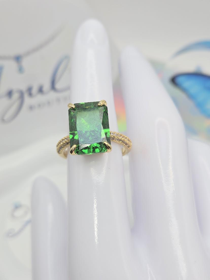 Emerald-cut Ring