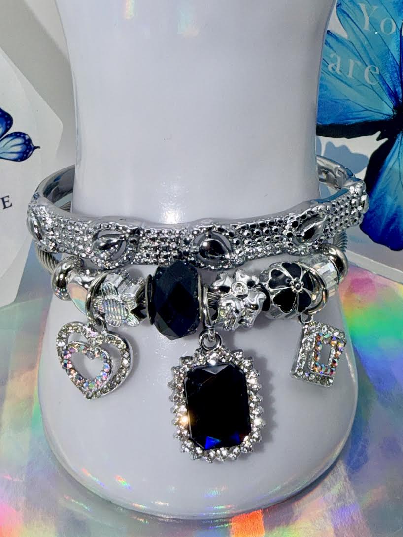 Pando silver tone bangle set