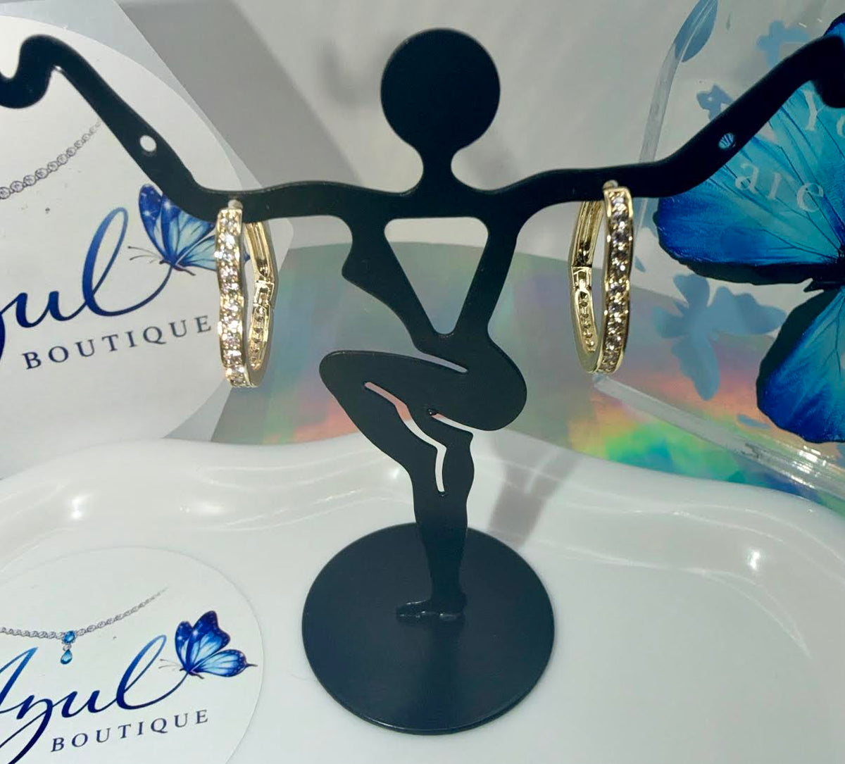 Side heart hoops earrings
