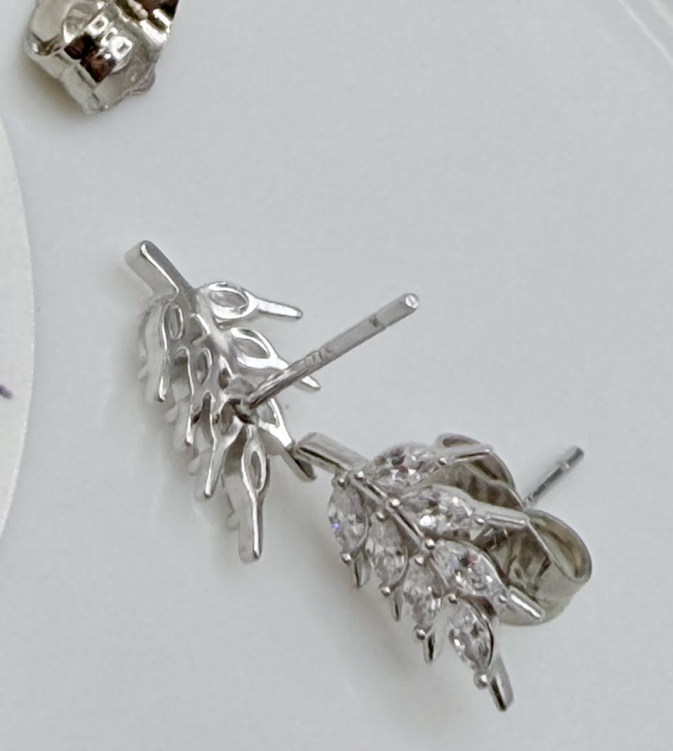 Leafy Silver studs earrings