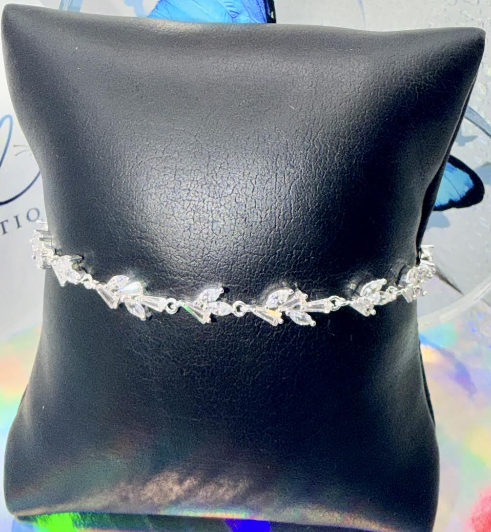 Leafy silver bracelet