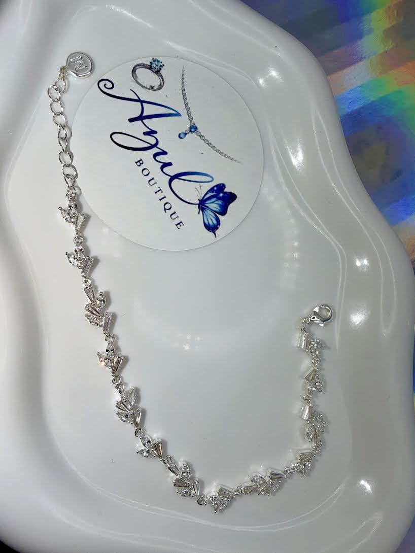 Leafy silver bracelet
