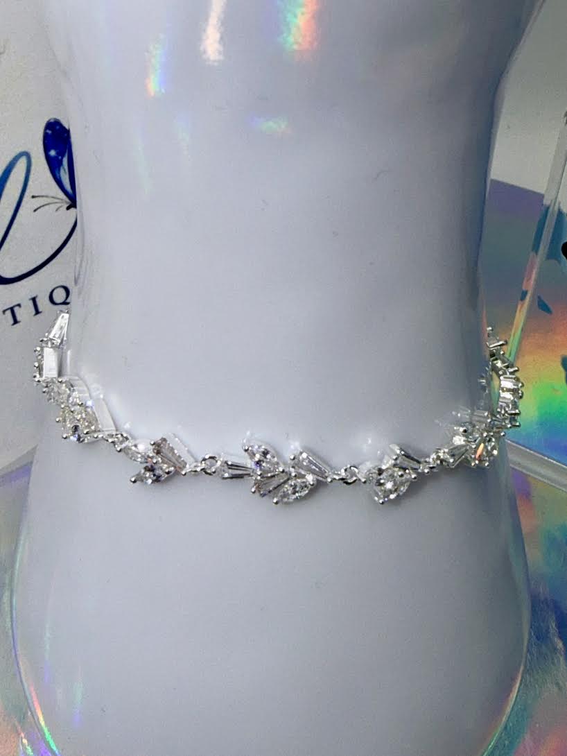 Leafy silver bracelet