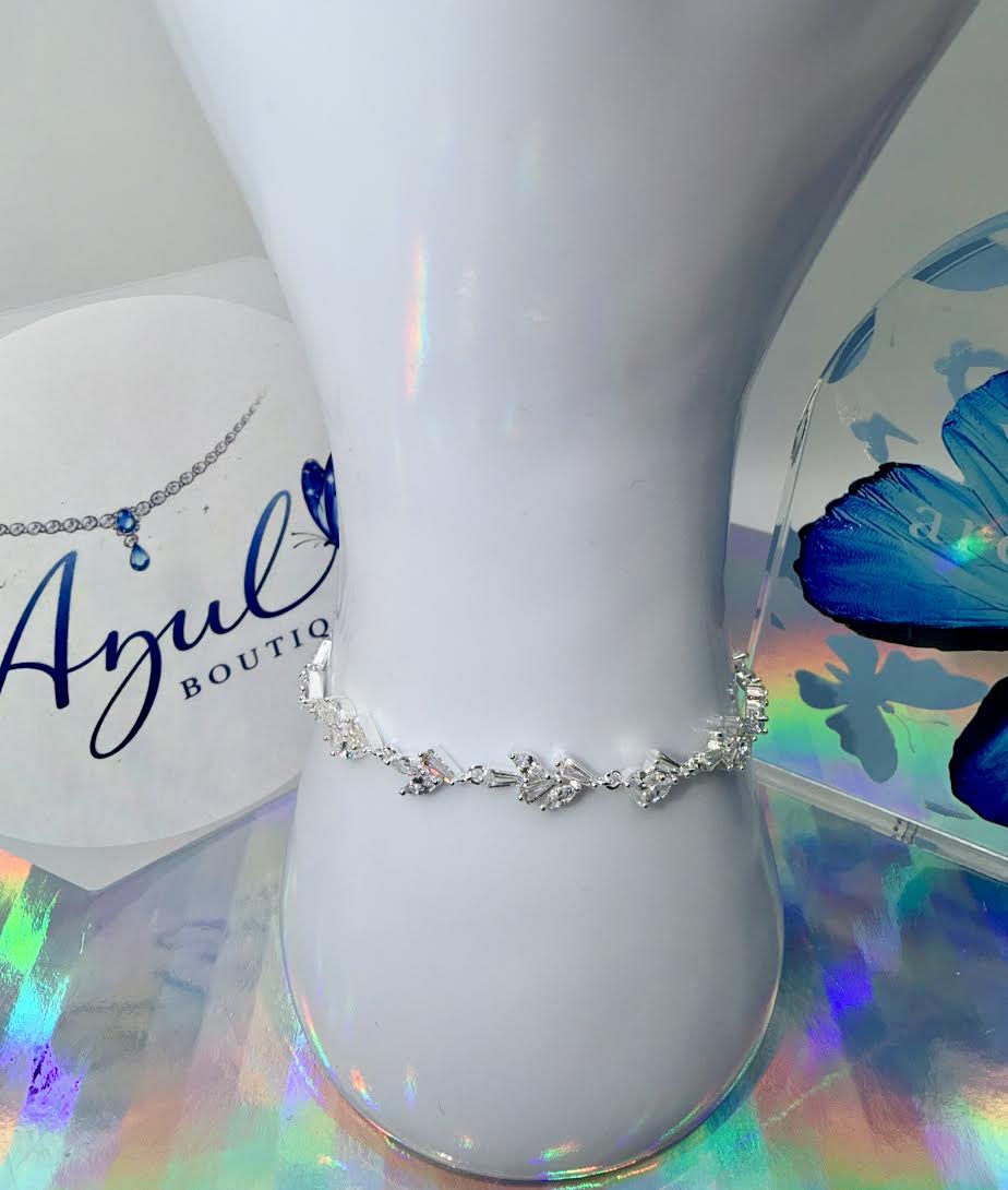 Leafy silver bracelet