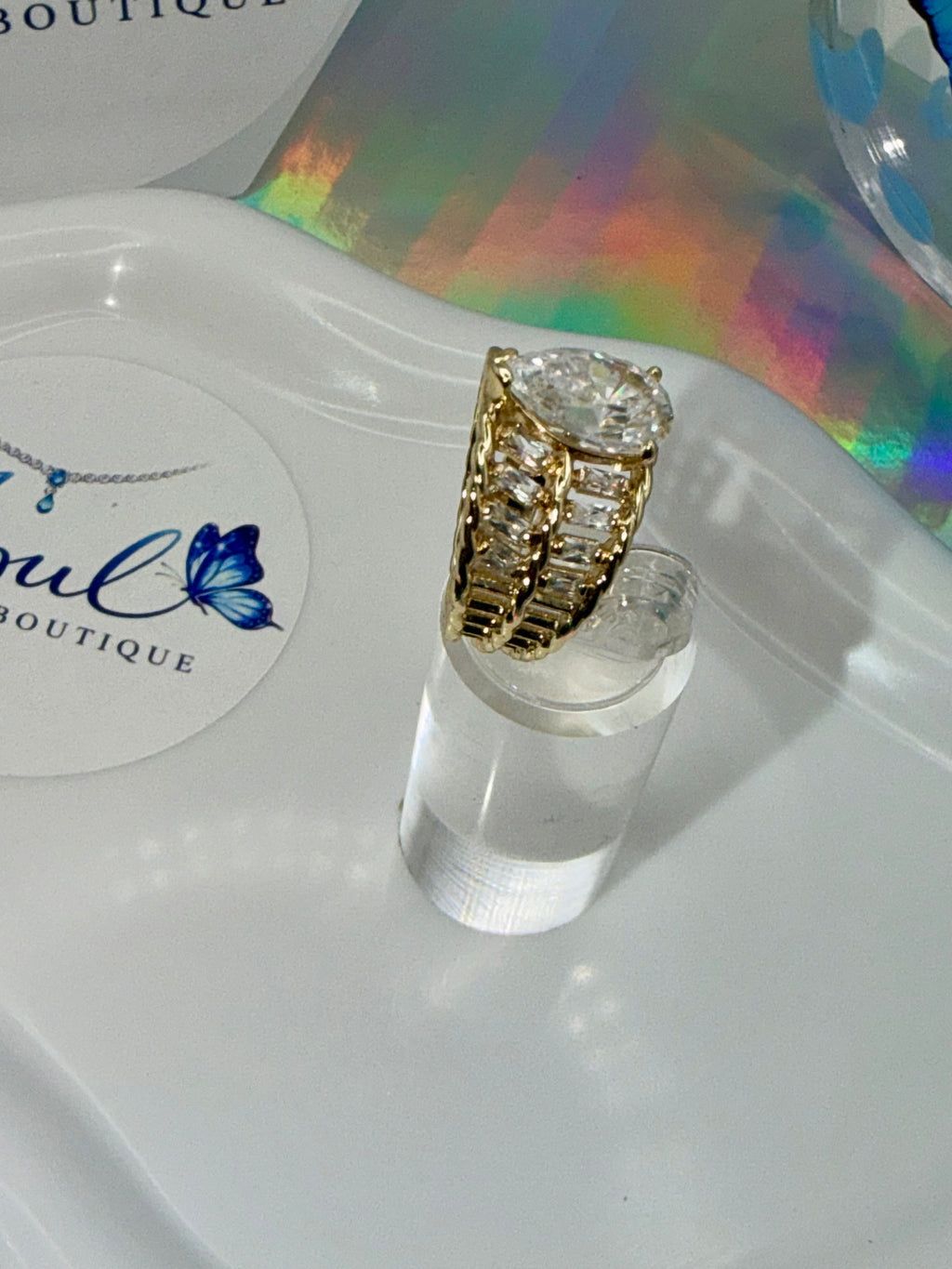 Clear gemstone pear shaped ring