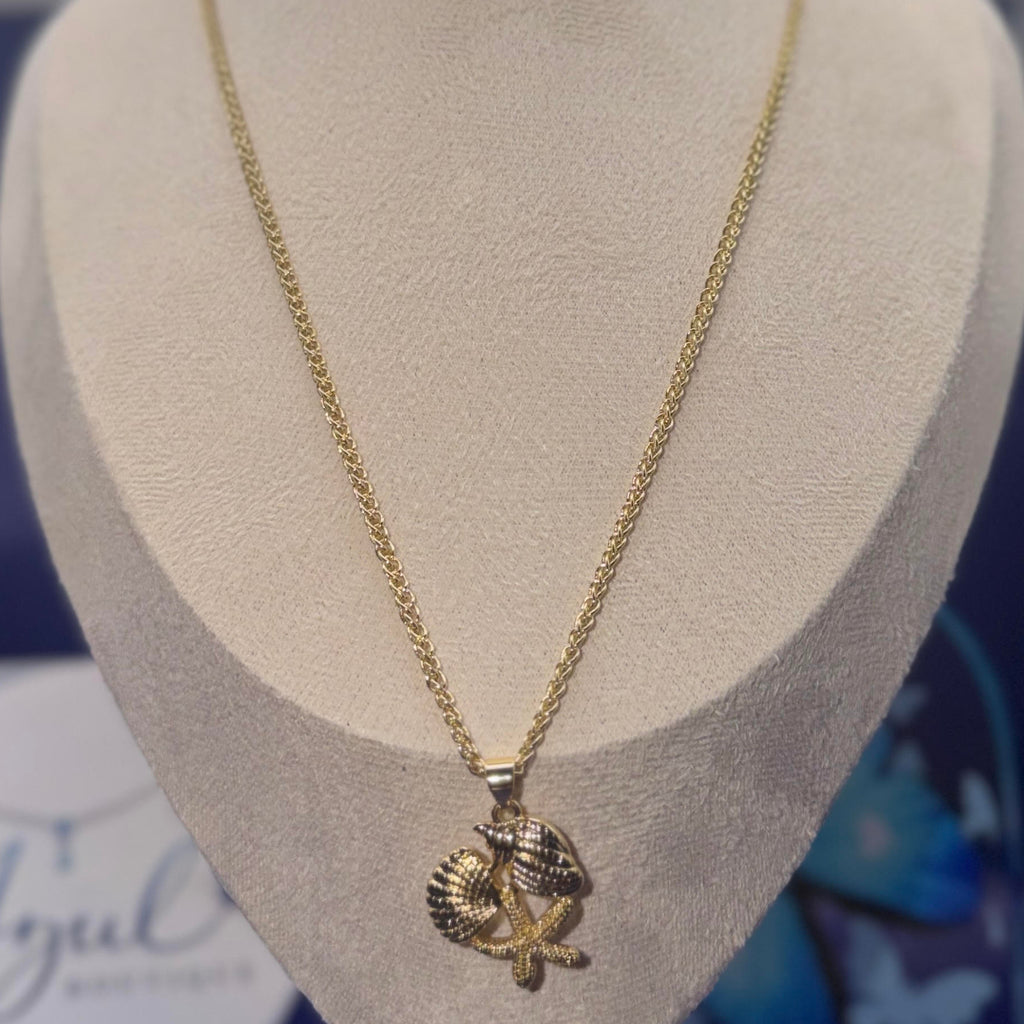SEASHELLS PENDANT NECKLACE