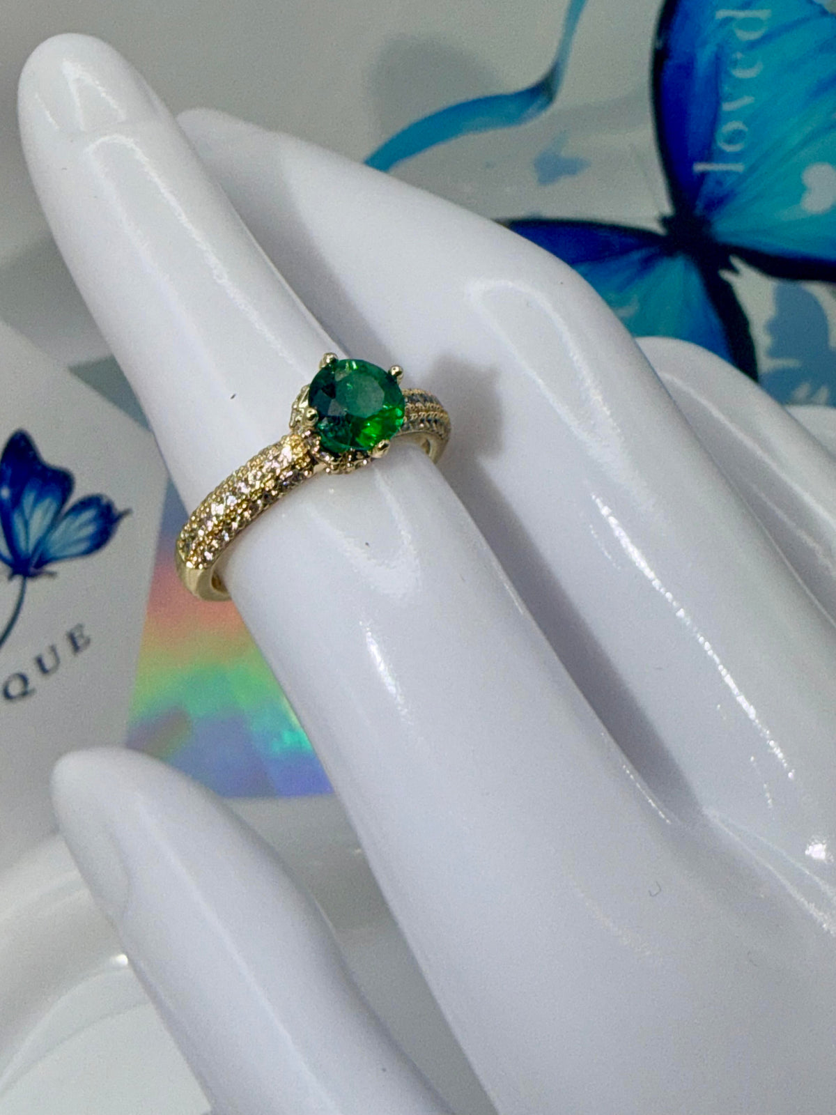 Emerald Glow Ring