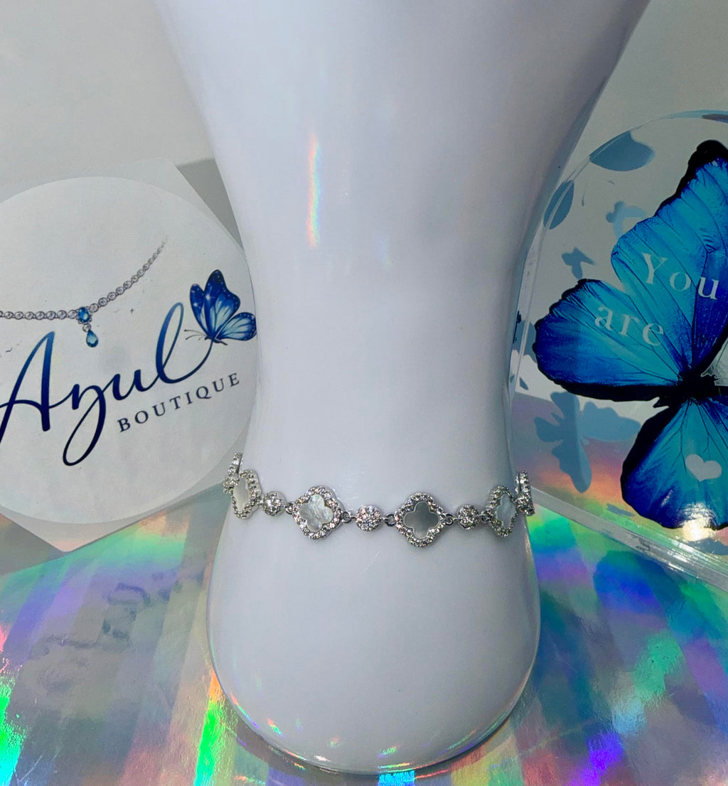 Clover Elegance Bracelet